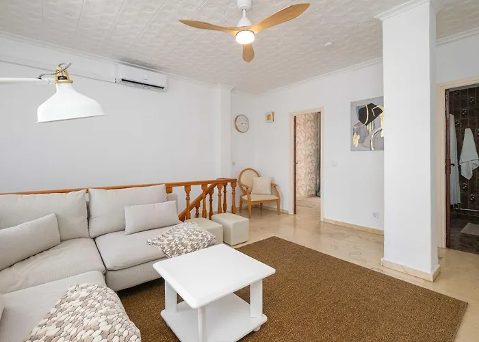 Andalucian House, Few Minutes From The * Fuengirola