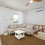 Вілла Andalucian House, Few Minutes From The