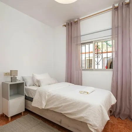 Villa Andalucian House, Few Minutes From The *