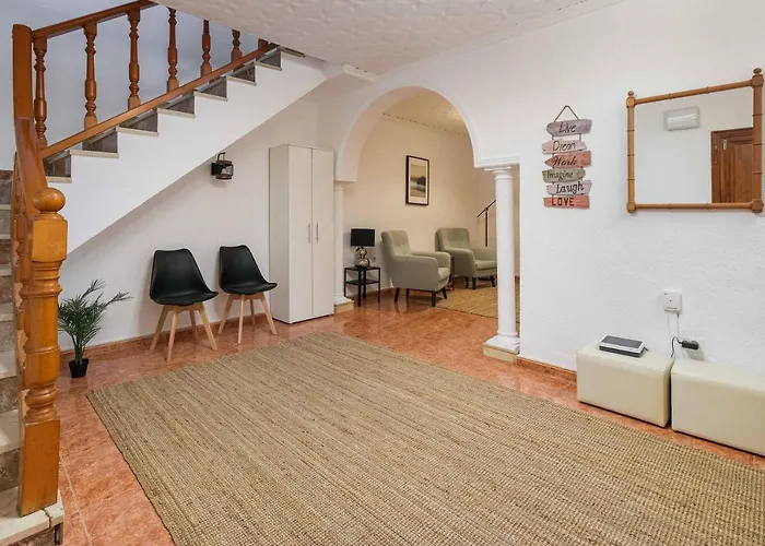 Вилла Andalucian House, Few Minutes From The *