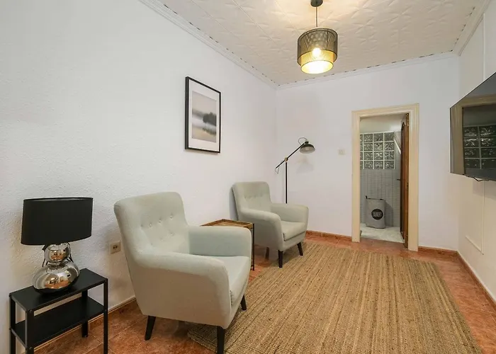 Вилла Andalucian House, Few Minutes From The